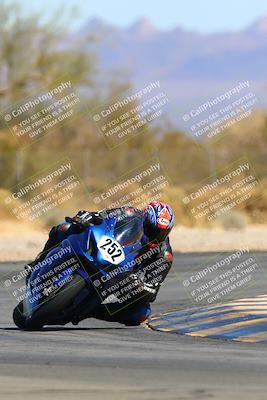 media/Mar-12-2022-SoCal Trackdays (Sat) [[152081554b]]/Turn 2 (1145am)/